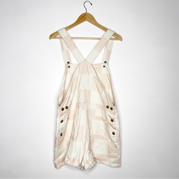 Hutch Cream and Pink High-Waisted Shorts - Picture 9 of 9